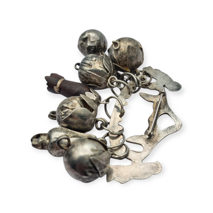 Penca Brasileña de Balangandán Ragastens en plata 900, broche amuleto 1950.