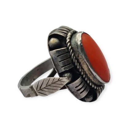Art Deco style ring in 800 silver with oval coral, 1950s-60s, size 13 Spain
