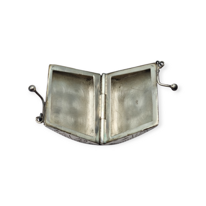 Vintage 925 silver coin purse with chain and floral engraving, 1960s.