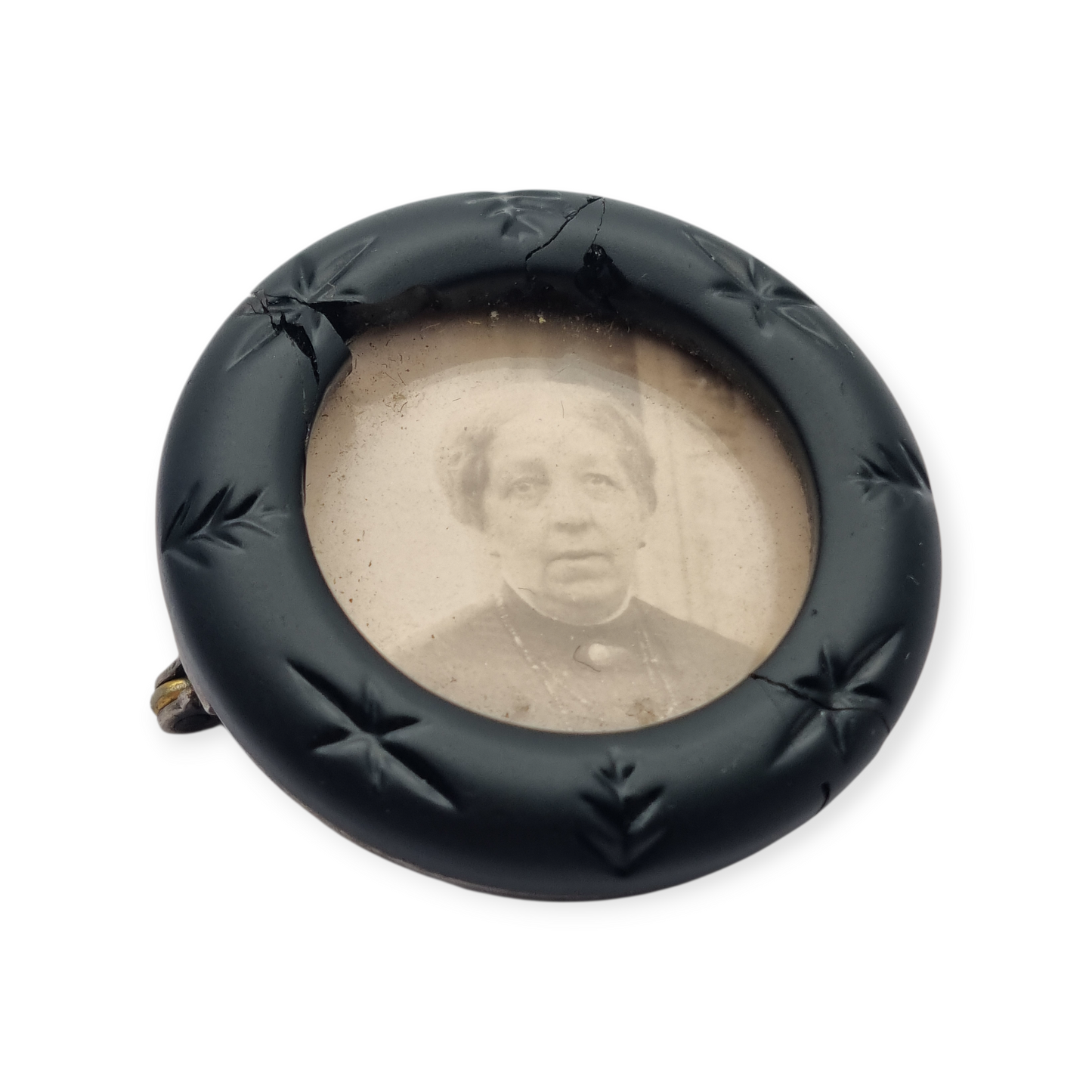 French Victorian brooch locket c.1900 in silver and vulcanite, “Breveté SGDG”