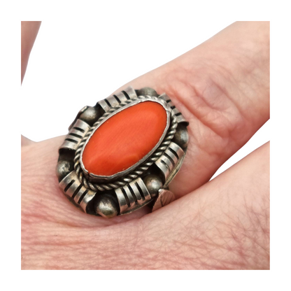 Art Deco style ring in 800 silver with oval coral, 1950s-60s, size 13 Spain