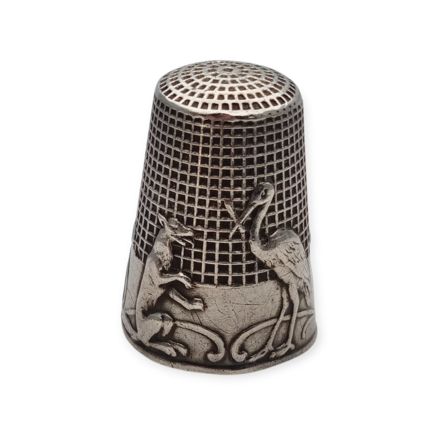 Dedal antiguo plata maciza fábula El zorro y la cigüeña La Fontaine circa 1920-30