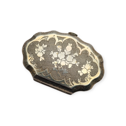 Art Nouveau silver coin purse, floral engraving, France circa 1900-1910