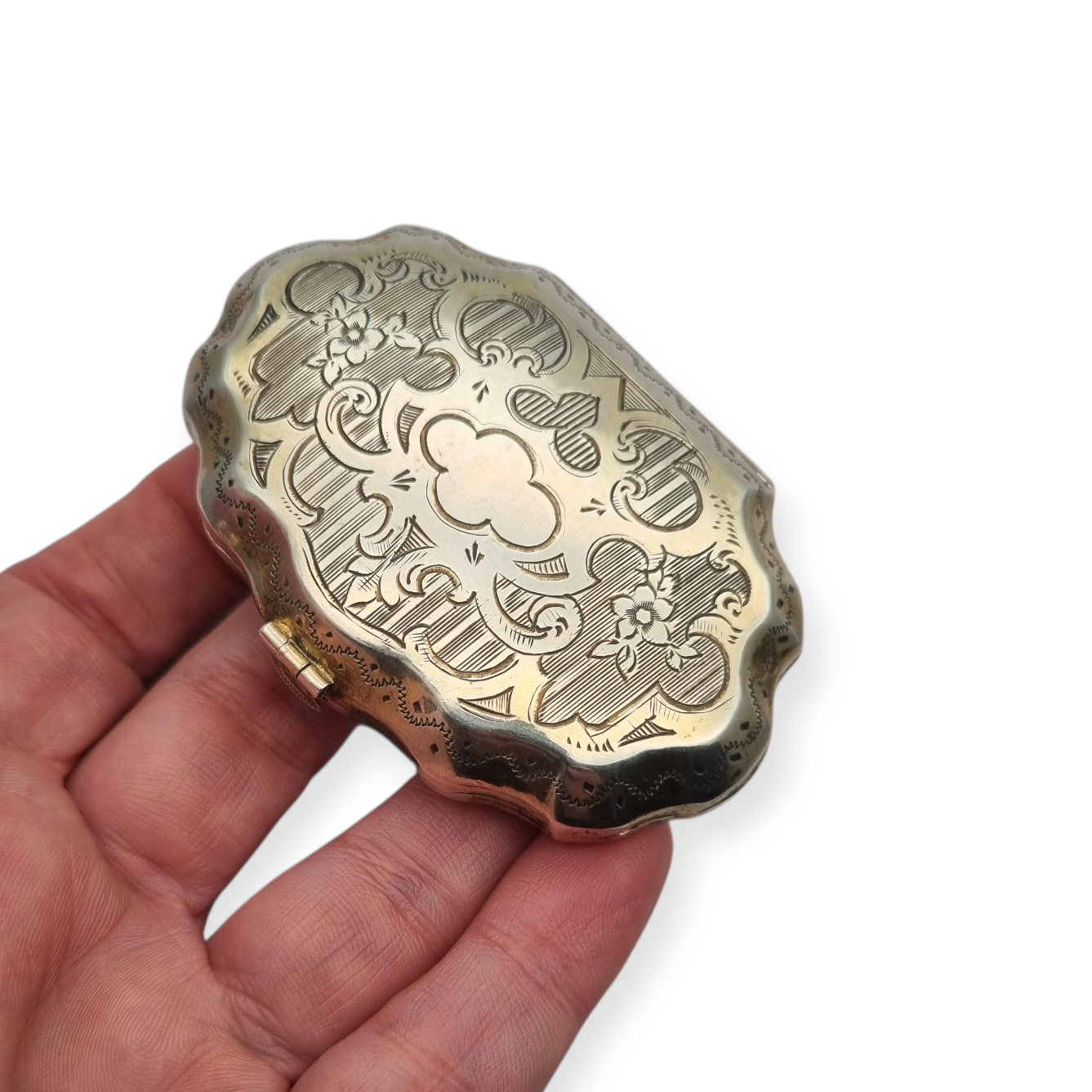 Art Nouveau silver coin purse, floral engraving, France circa 1900-1910