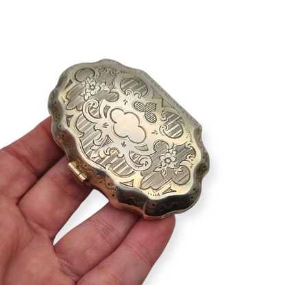 Art Nouveau silver coin purse, floral engraving, France circa 1900-1910