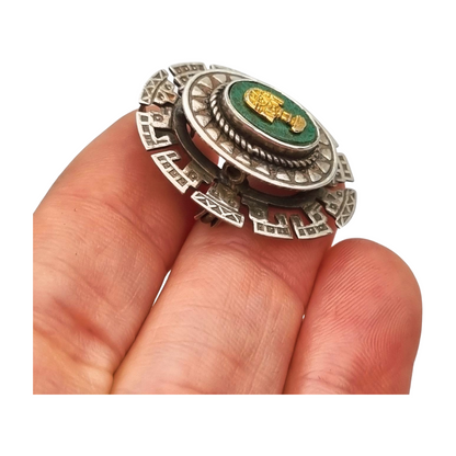 Broche colgante plata 950 y Tumi de oro con piedra verde , Perú circa 1970