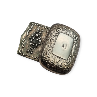 Small Italian silver 925 box engraved with flowers, Milan, circa 1970
