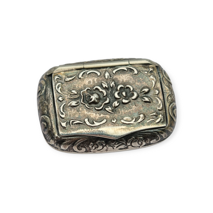 Small Italian silver 925 box engraved with flowers, Milan, circa 1970