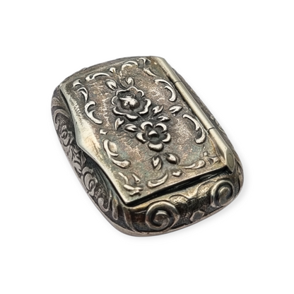 Small Italian silver 925 box engraved with flowers, Milan, circa 1970