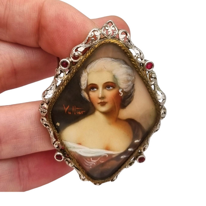 Broche victoriano miniatura pintada firmado Vultur de plata y vermeil, circa 1880