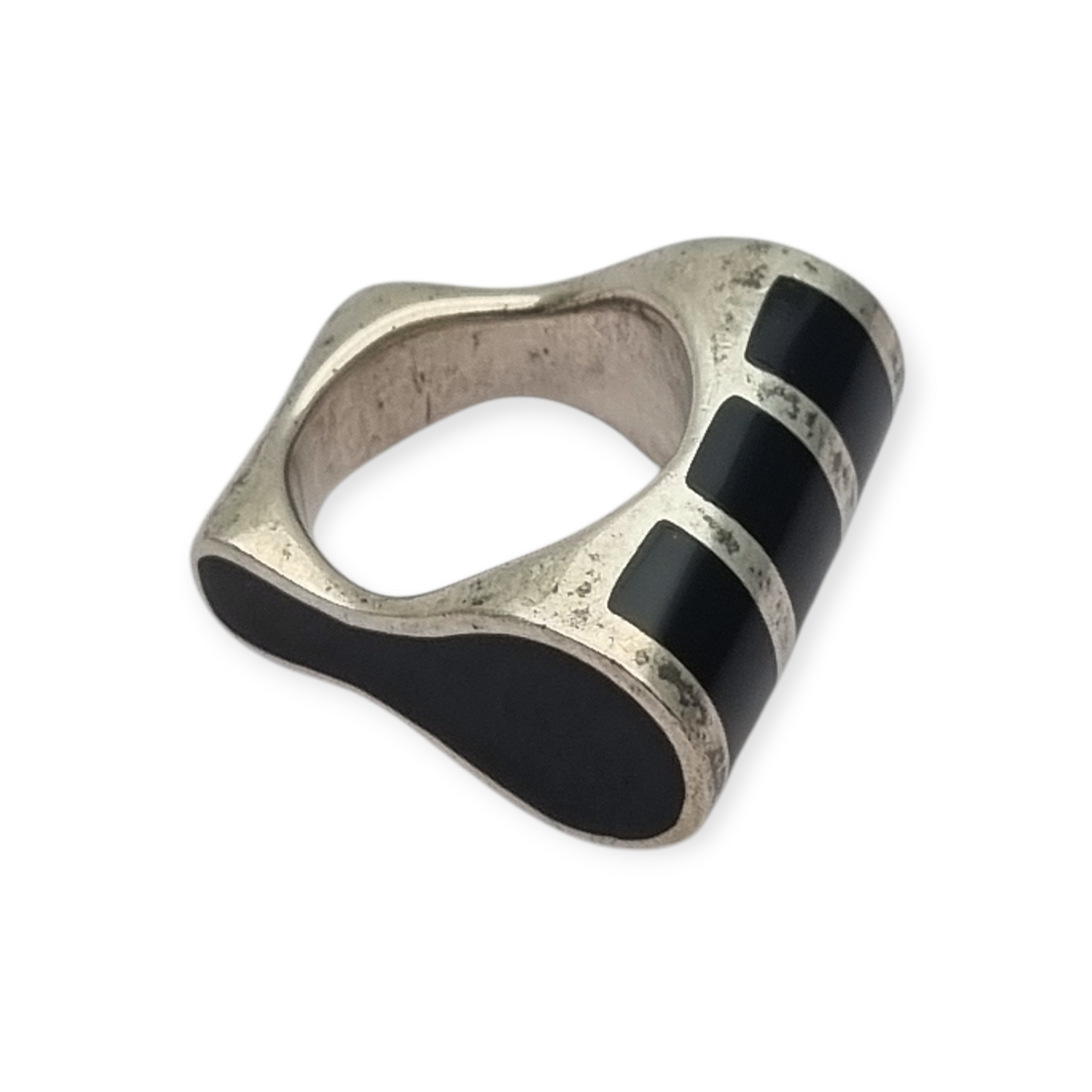 Geometric design ring in silver and black onyx, very original, 1980