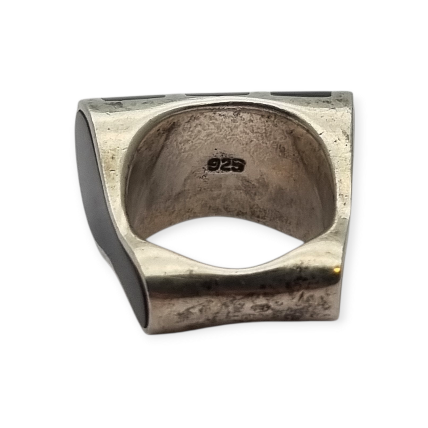 Geometric design ring in silver and black onyx, very original, 1980