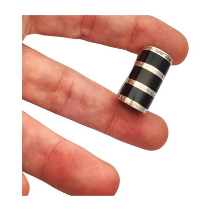 Geometric design ring in silver and black onyx, very original, 1980