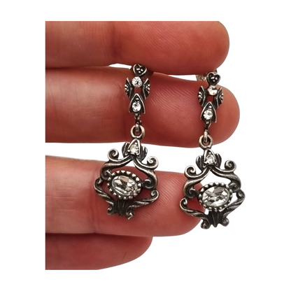 Pendientes de plata con pedrería blanca regionales, estilo barroco revival años 70