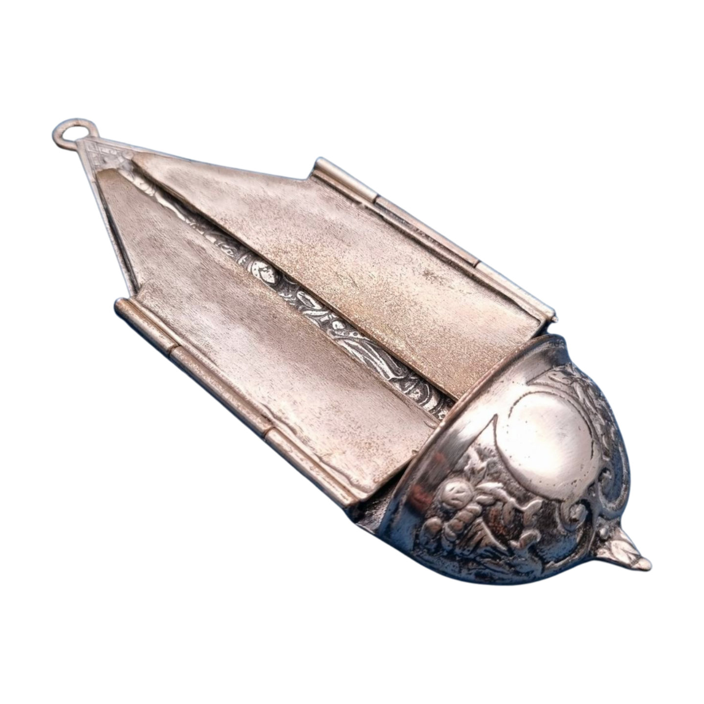 Benditera antigua de plata 800, tríptico religioso, Europa, circa 1950.