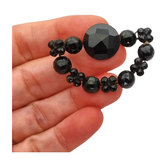 Broche victoriano en forma de media luna, joyería de luto en cristal negro, Francia 1890-1910