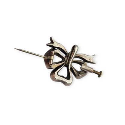 Colgante lazo Art Déco en plata, broche antiguo, Europa Circa 1930-40
