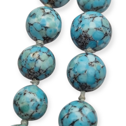 Vintage two-row turquoise blue ombré beaded necklace circa 1980