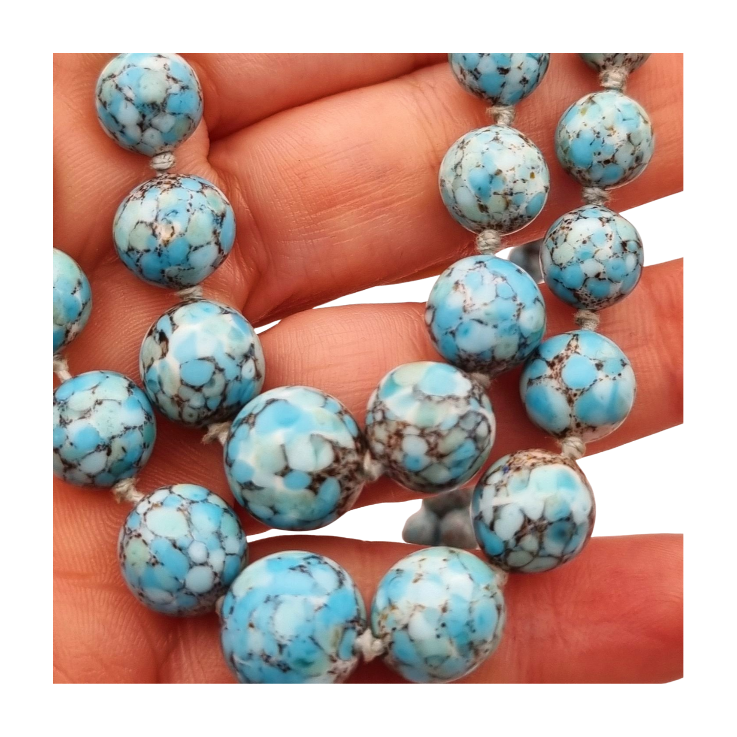 Vintage two-row turquoise blue ombré beaded necklace circa 1980