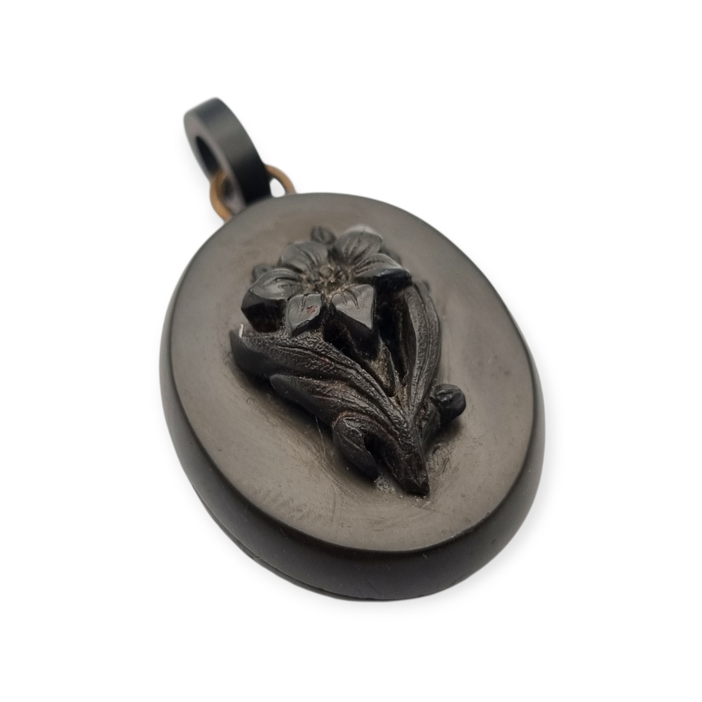Guardapelo floral Victoriano antiguo de vulcanita, circa 1880-1900, joyería de luto