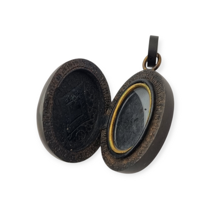 Guardapelo floral Victoriano antiguo de vulcanita, circa 1880-1900, joyería de luto