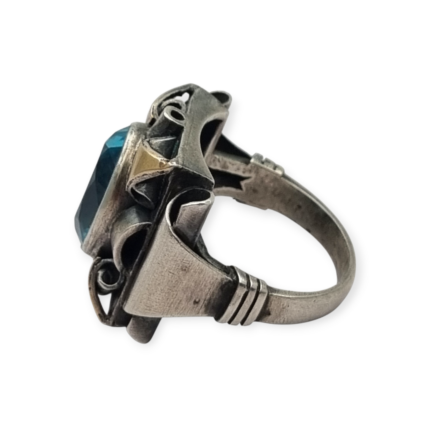 Anillo art deco catalán de plata 925, vistas oro y cristal azul simil aguamarina, España circa 1930.
