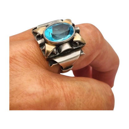 Anillo art deco catalán de plata 925, vistas oro y cristal azul simil aguamarina, España circa 1930.