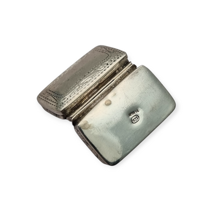 Small rectangular 925 silver box with geometric engraving, Italy circa 1990