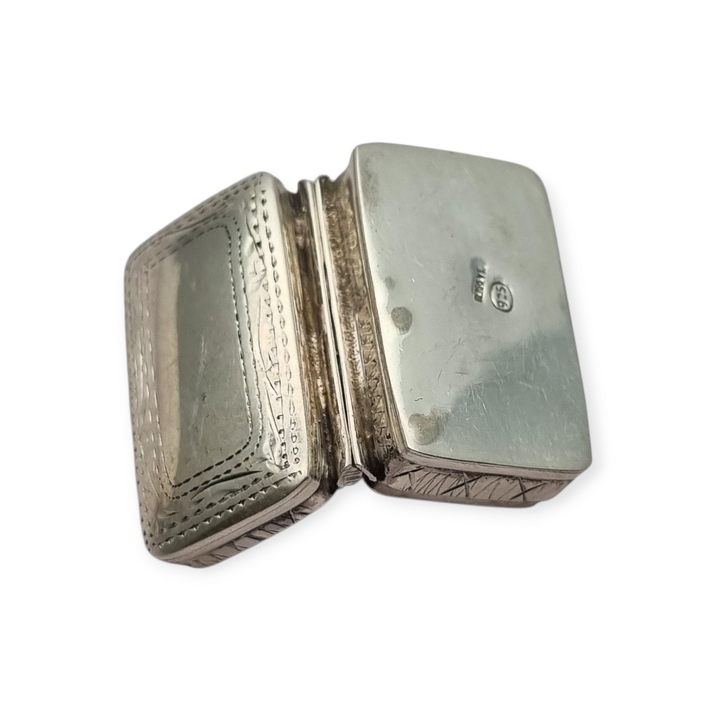 Small rectangular 925 silver box with geometric engraving, Italy circa 1990