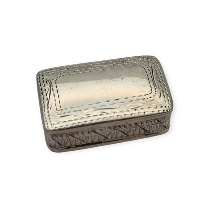Small rectangular 925 silver box with geometric engraving, Italy circa 1990