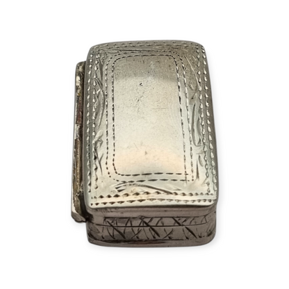 Small rectangular 925 silver box with geometric engraving, Italy circa 1990