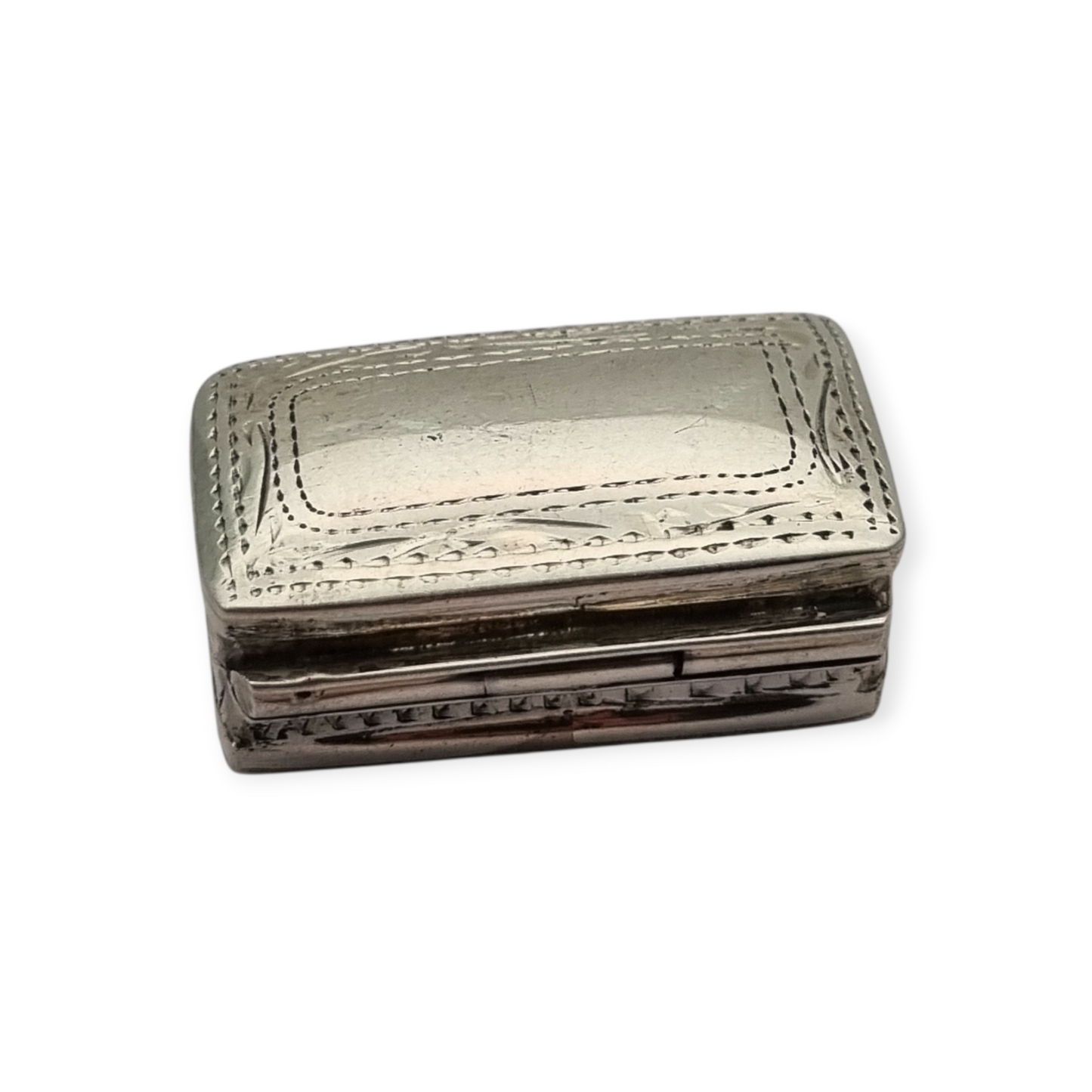 Small rectangular 925 silver box with geometric engraving, Italy circa 1990