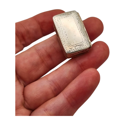 Small rectangular 925 silver box with geometric engraving, Italy circa 1990