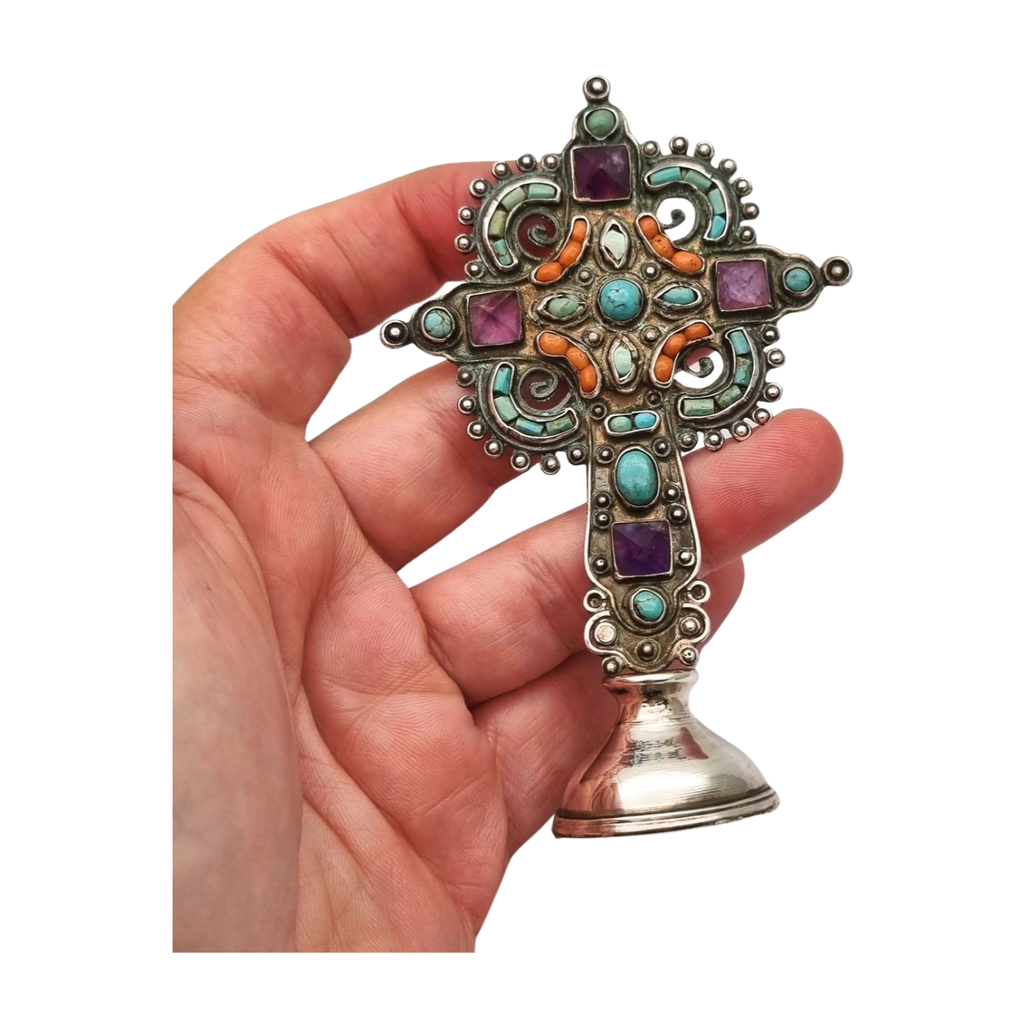 Cruz de plata de pie MATL Salas, Matilde Poulat México, con turquesa, amatista y coral, circa 1960.
