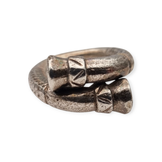 Anillo de plata 800 de Brandimarte Florencia, estilo étnico, acabado rústico, circa 1980
