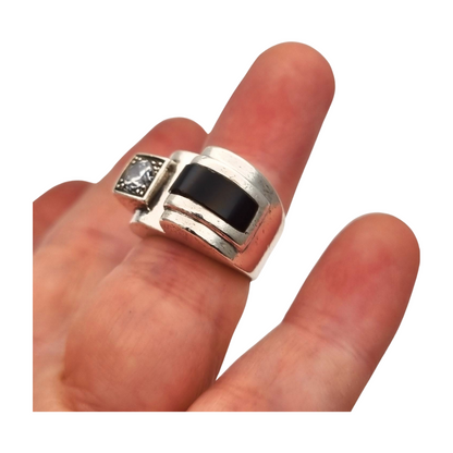 Anillo Art Déco francés en Plata 800 con ónix y cristal circa 1930