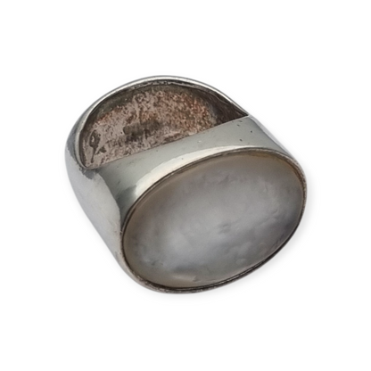Anillo de diseñador estilo boho en plata y nácar firmado Athena, Europa años 90