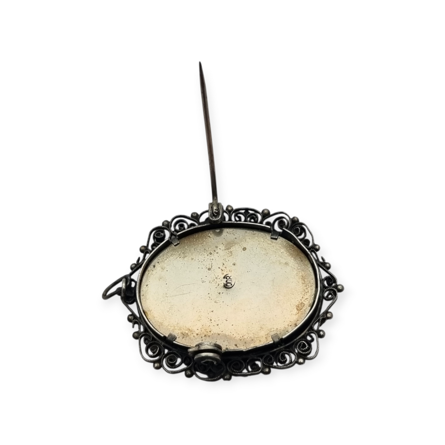 Broche colgante de plata 800 y filigrana con miniatura de Santa Fabiola, circa 1920