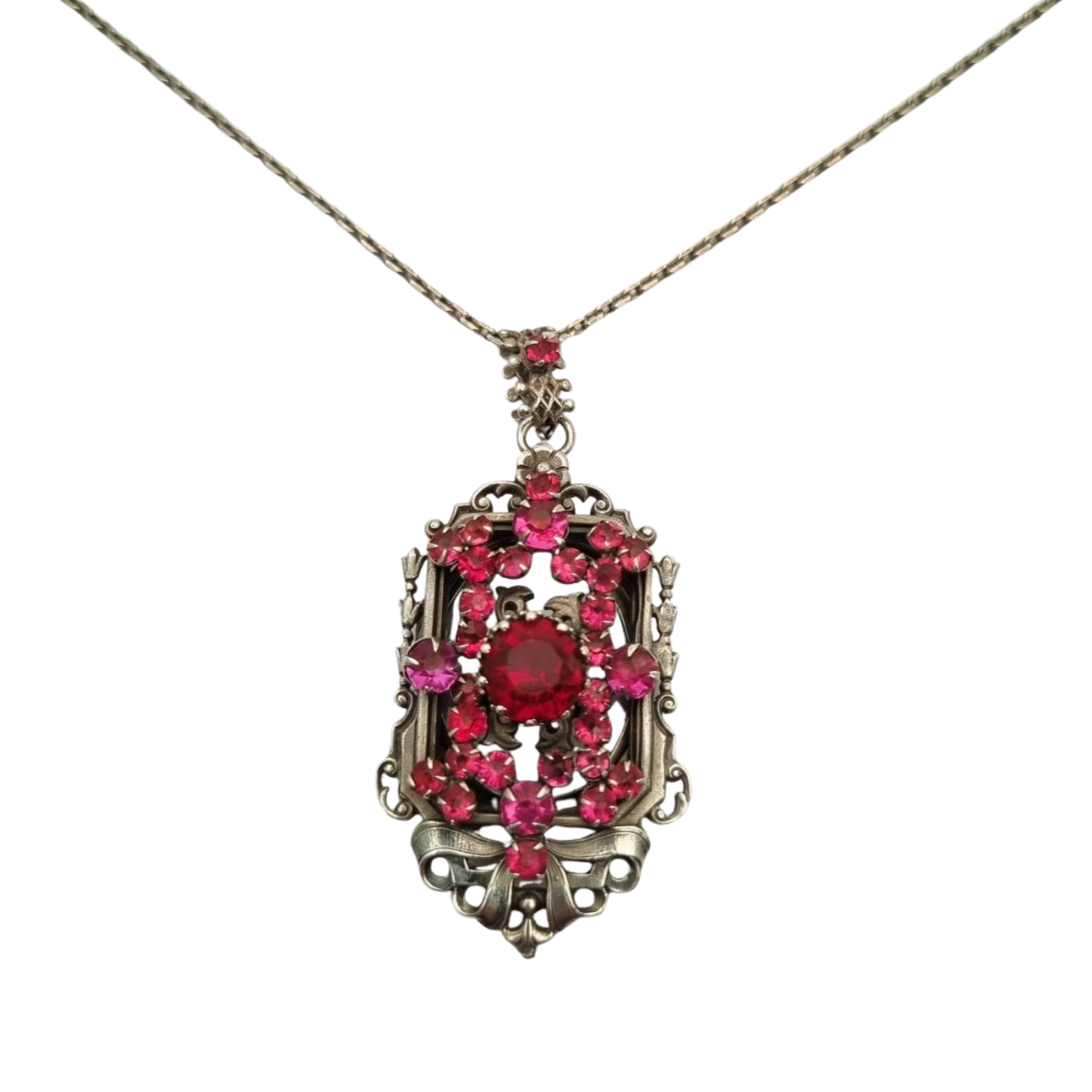 Guardapelo art nouveau de plata con cristales rosas circa 1920