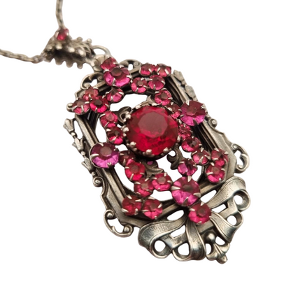 Guardapelo art nouveau de plata con cristales rosas circa 1920
