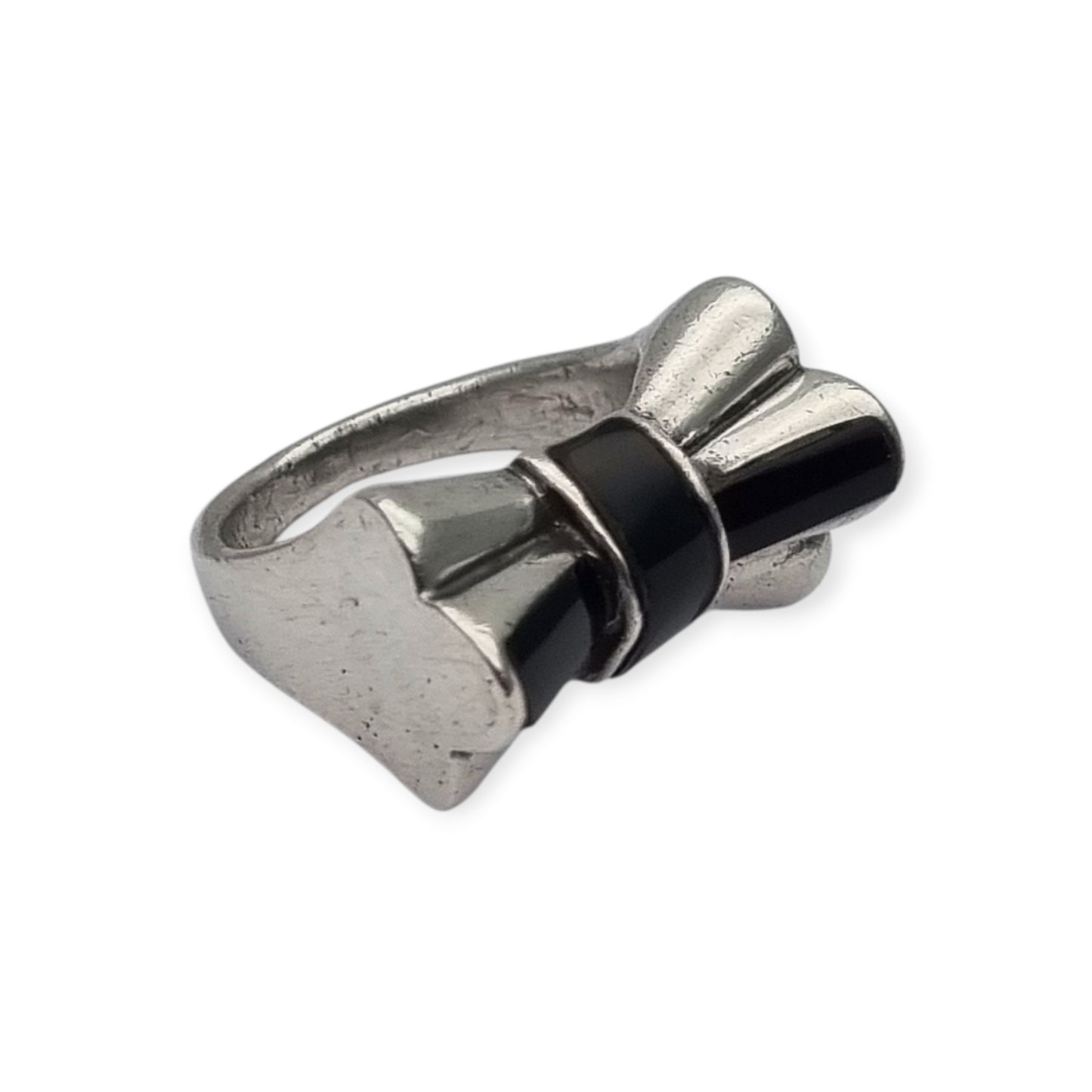 French Art Deco silver and onyx ribbon design ring signed AP Circa 1940