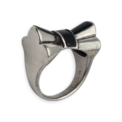 French Art Deco silver and onyx ribbon design ring signed AP Circa 1940