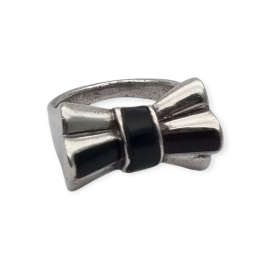 French Art Deco silver and onyx ribbon design ring signed AP Circa 1940