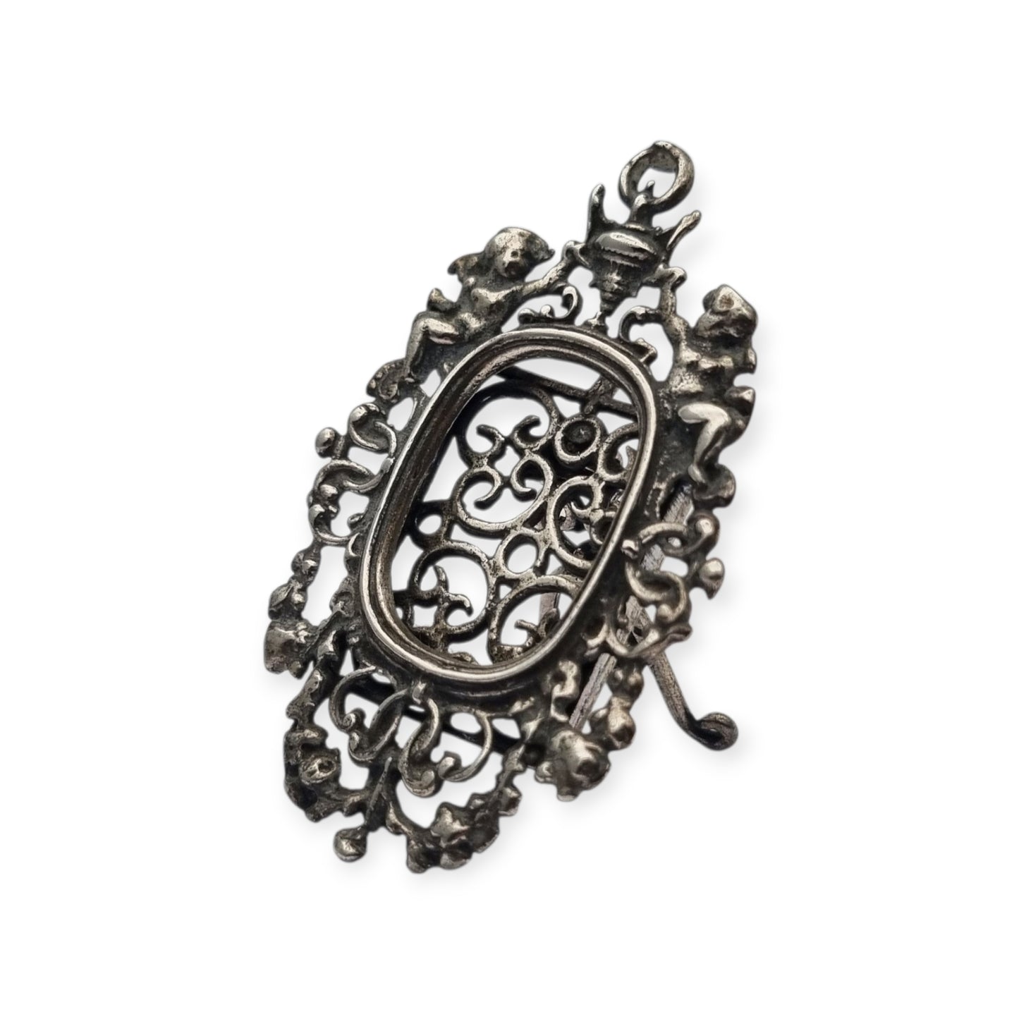 Pierced sterling silver photo frame for a portrait with cherubs, circa 1940-1950