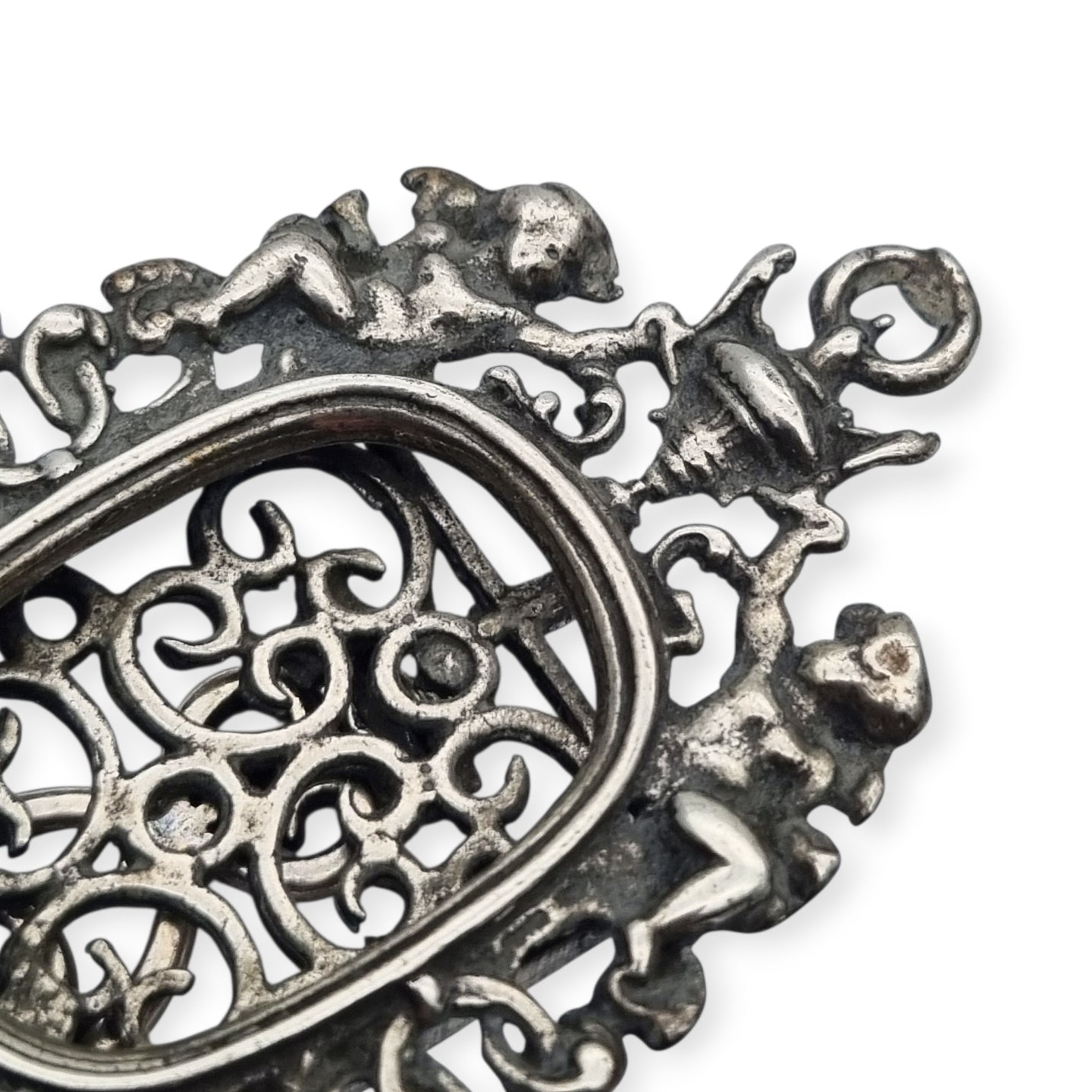 Pierced sterling silver photo frame for a portrait with cherubs, circa 1940-1950