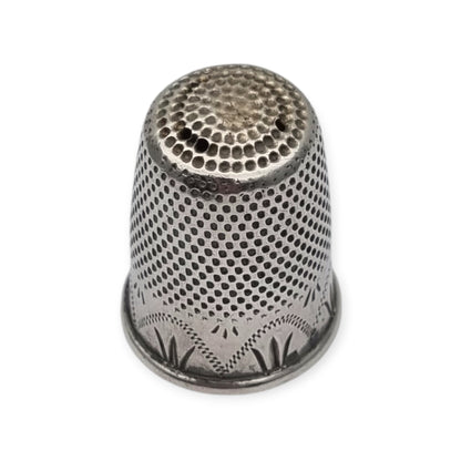 Antique sterling silver thimble with Virgin of Montserrat La Moreneta from the 50s-60s
