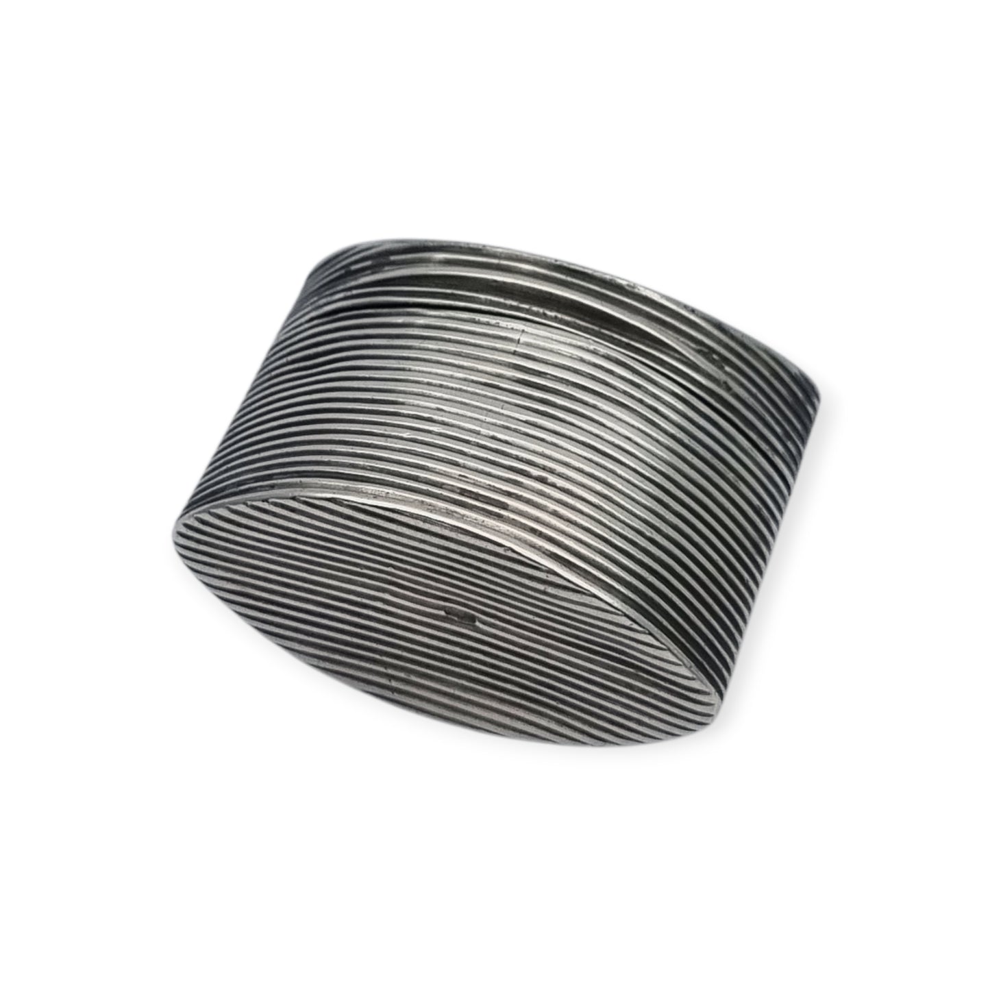 Small Dutch fluted silver box with heart, for mint or snuff circa 1906-1953