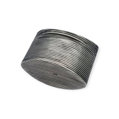 Small Dutch fluted silver box with heart, for mint or snuff circa 1906-1953