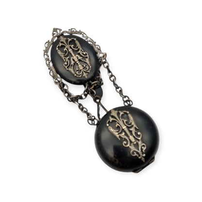 Chatelaine portareloj victoriana francesa negra con cadenas, circa 1850-1890