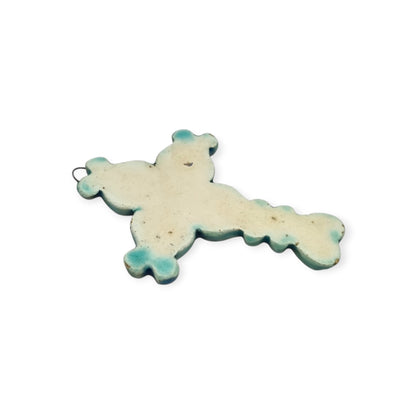 Colgante cruz esmaltada azul y dorado Francia años 60 cerámica vitrificada